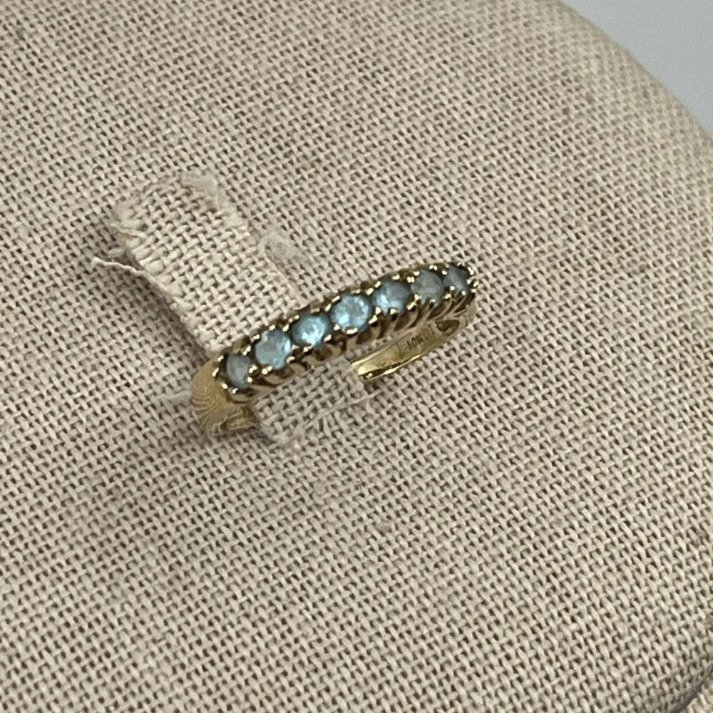 ✨ Vintage 10K Gold Natural Aquamarine Band Ring – Estate Beauty! ✨